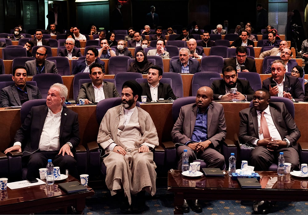 تصویری از حاضرین نخستین سمپوزیوم صادرات فرش ماشینی ایران