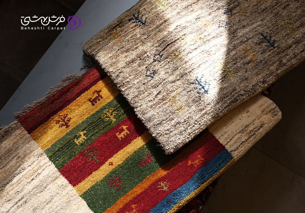 در مورد گلیم چیست بیشتر مطالعه کنید.تصویر چند گلیم زیر نور آفتاب