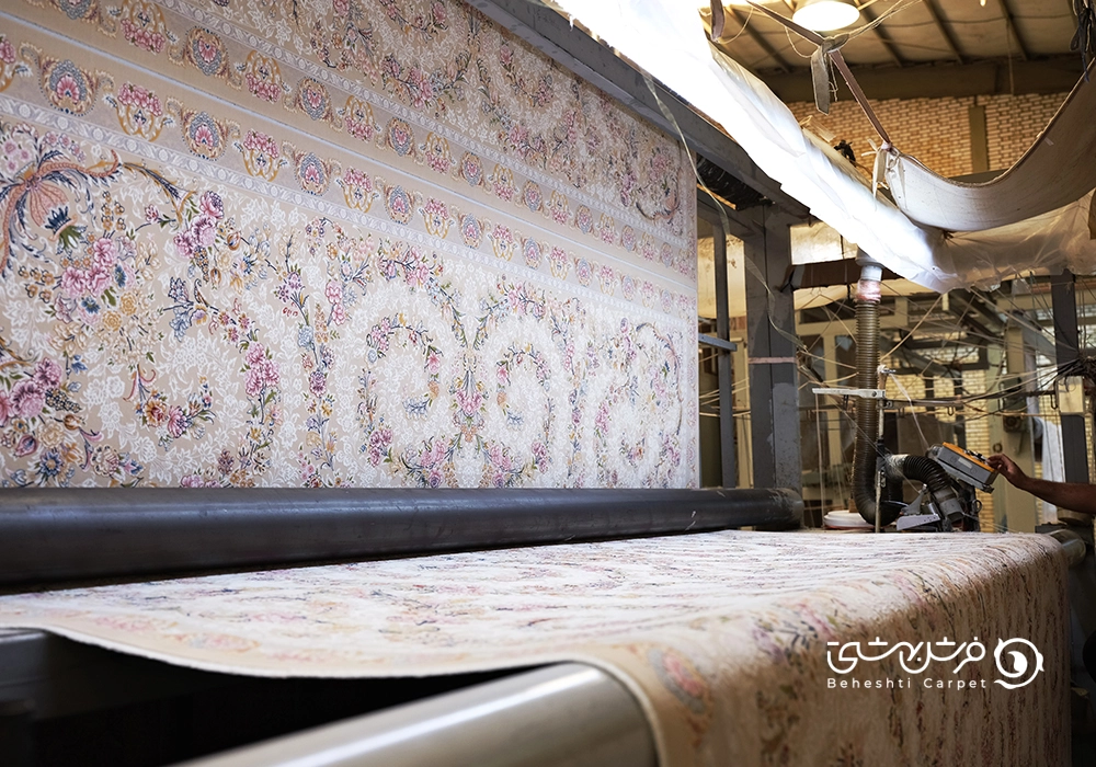 طرح و نقش یکی از فرش های فرش بهشتی که در کارخانه تولید شده است.