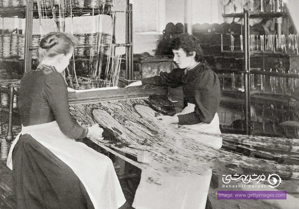 در زمان قدیم فرش های دستباف طرح و نقش های زیبایی داشتند.